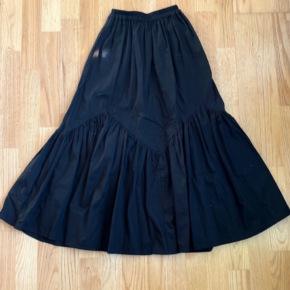 BEACHGOLD Dresses & Skirts - ANTHROPOLOGIE Beachgold Cotton Poplin Gathered Tiered Maxi Skirt, Black XS